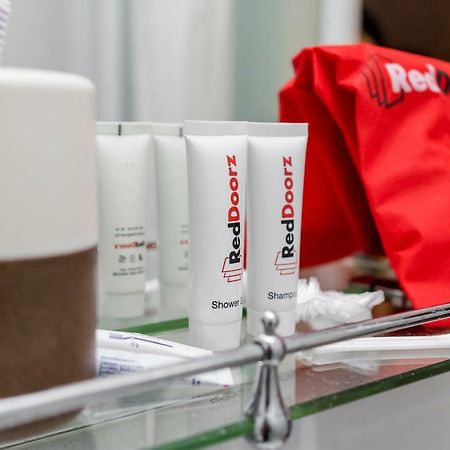 הו צ'י מין סיטי Reddoorz Near Ben Thanh Market 3 מראה חיצוני תמונה